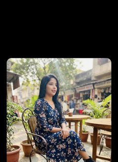 Royal Escort unlimted romance 24×7 Surat - puta in Surat Photo 8 of 10