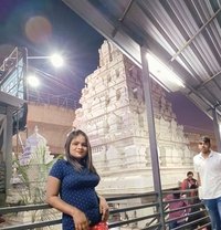 Anchal cam show real meet - escort in Navi Mumbai
