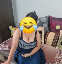 Anchal Sharma. Independent girl - puta in Noida