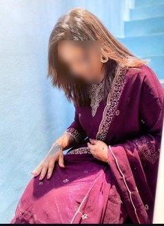 Ancy independent mallu modeling girl - escort in Dubai Photo 5 of 9