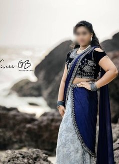 Ancy independent mallu modeling girl - escort in Dubai Photo 7 of 9