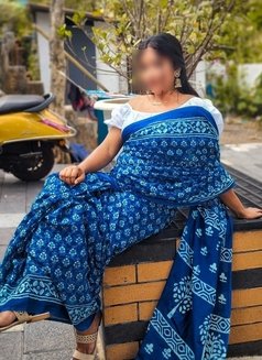 Richu independent mallu modeling girl - escort in Dubai Photo 1 of 6