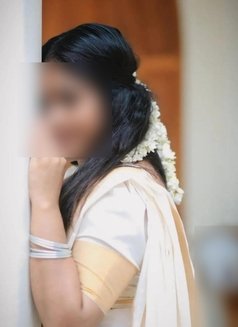 Richu independent mallu modeling girl - escort in Dubai Photo 4 of 6