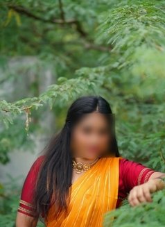 Richu independent mallu modeling girl - escort in Dubai Photo 6 of 6