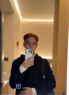 Andaman - Male adult performer in Bangkok Photo 4 of 8