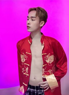 Andaman - Male adult performer in Bangkok Photo 5 of 8