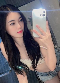 Andelia - escort in Jakarta Photo 1 of 5