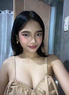 Andeng - escort in Kolkata Photo 1 of 6