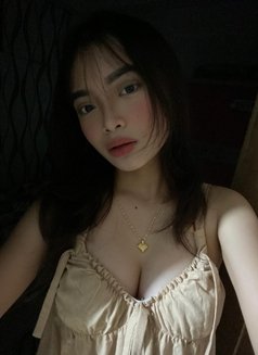 Andeng - escort in Kolkata Photo 2 of 6