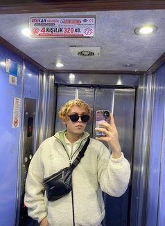 Ander - Male escort in İstanbul Photo 5 of 7