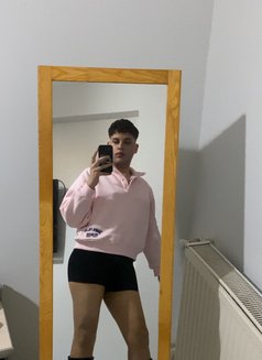 Ander - Male escort in İstanbul Photo 6 of 7