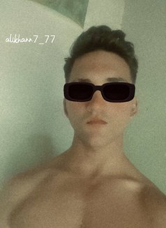 Anderson jr. - Acompañantes masculino in Peshāwar Photo 6 of 8