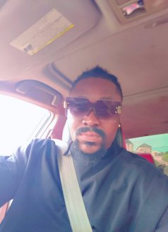 Anderson - Intérprete masculino de adultos in Asaba Photo 1 of 1