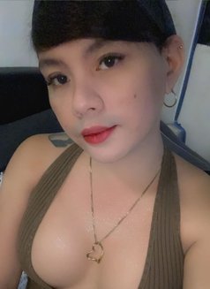 Andi - Transsexual escort in Manila Photo 4 of 6