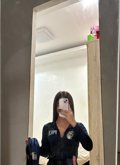 Andrea - Transsexual adult performer in Manila Photo 13 of 16