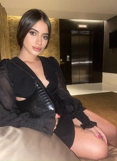 Andrea - escort in Doha Photo 3 of 8