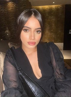 Andrea - escort in Doha Photo 5 of 8