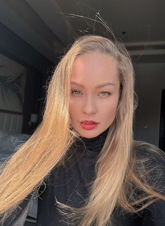 Andrea - puta in Jeddah Photo 2 of 10