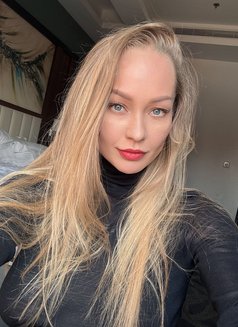 Andrea - puta in Jeddah Photo 3 of 10