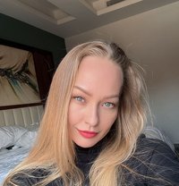 Andrea - escort in Jeddah Photo 4 of 10