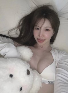 Andrea - escort in Okinawa Island Photo 4 of 5