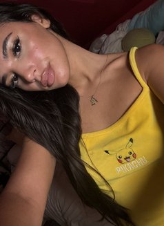 Andrea - escort in Montreal Photo 4 of 5