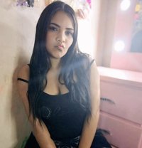 Andrea - escort in Madinah