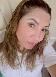 Andrea - escort in Abu Dhabi Photo 8 of 10