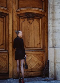 Andrea - escort in Paris Photo 3 of 20