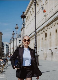 Andrea - escort in Paris Photo 5 of 20