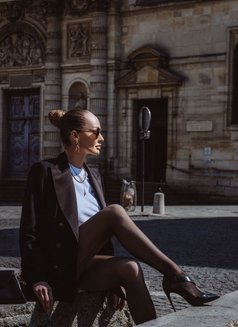 Andrea - escort in Paris Photo 14 of 20