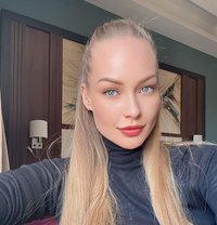 Andrea - escort in Paris Photo 17 of 20