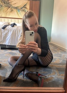 Andrea - escort in Paris Photo 18 of 20