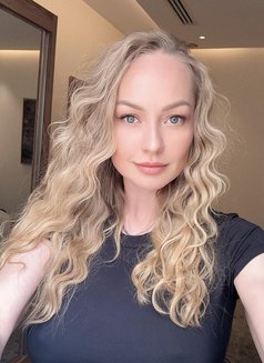 Andrea - escort in Riyadh Photo 11 of 15