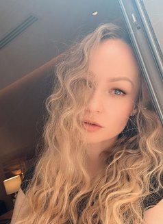 Andrea - escort in Riyadh Photo 13 of 15