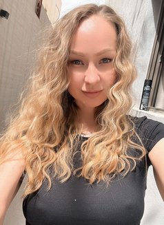 Andrea - escort in Riyadh Photo 14 of 15