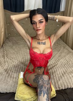 Andrea Thompson - Acompañantes transexual in Manila Photo 8 of 9