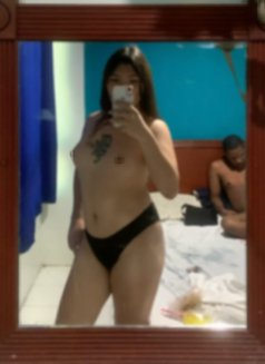Andrea Tovar - escort in Manila Photo 9 of 10