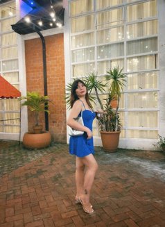 Andrea Tovar - escort in Manila Photo 9 of 12