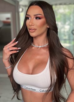 Andree - escort in London Photo 7 of 7