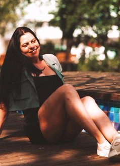 Andressa - masseuse in Lisbon Photo 1 of 6