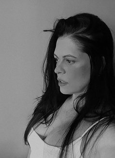 Andressa - masseuse in Lisbon Photo 5 of 6