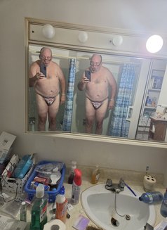 Andrew - Male escort in Toronto Photo 3 of 3