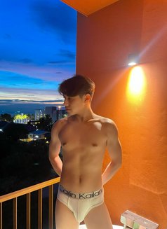 Andrew - Male escort in Bangkok Photo 2 of 4