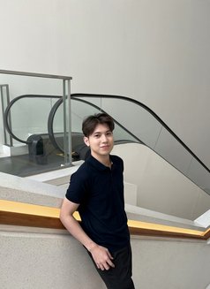 Andrew - Male escort in Bangkok Photo 3 of 4