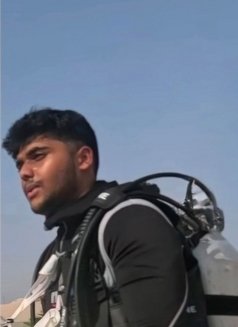 Andrew - Male escort in Dubai Photo 5 of 6