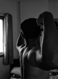 Andrew - Male escort in Dubai Photo 6 of 6