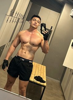 Andrew White - Acompañantes masculino in Hong Kong Photo 3 of 6