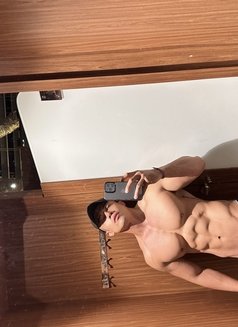 Andrew White - Male escort in Hong Kong Photo 1 of 5