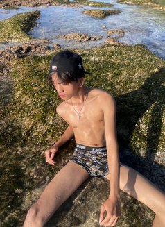 Andreyy Penis Besar 18cm - Acompañantes masculino in Bali Photo 2 of 4